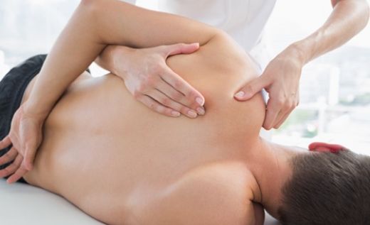 Kürek Kemiği Ağrısı Belirtileri ve Tedavisi